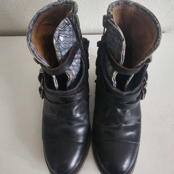 Freebird by Steven Black Leather Ankle Boots - Picture 13 of 13